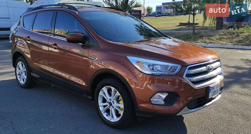 Внедорожник / Кроссовер Ford Escape 2017 в Ровно