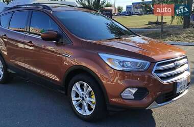 Внедорожник / Кроссовер Ford Escape 2017 в 