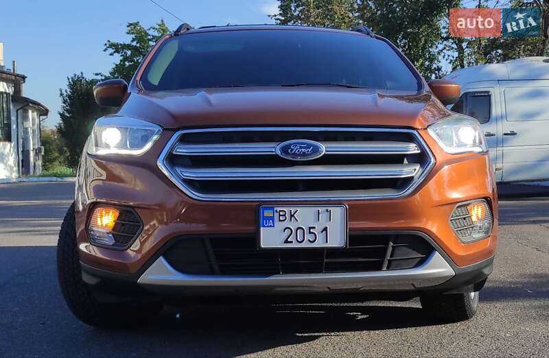 Внедорожник / Кроссовер Ford Escape 2017 в Ровно