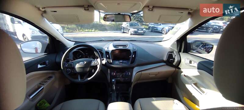 Внедорожник / Кроссовер Ford Escape 2017 в Ровно