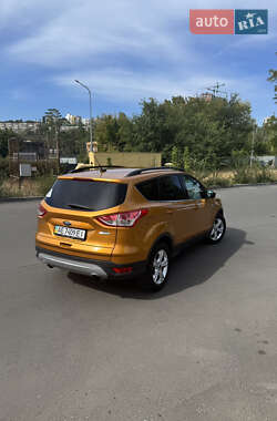 Внедорожник / Кроссовер Ford Escape 2015 в 