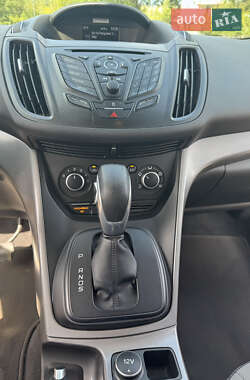 Внедорожник / Кроссовер Ford Escape 2015 в 