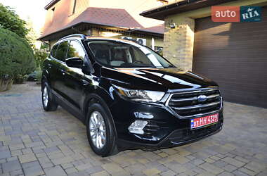 Внедорожник / Кроссовер Ford Escape 2018 в 
