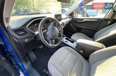 Внедорожник / Кроссовер Ford Escape 2021 в 