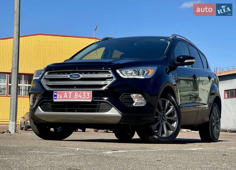 Внедорожник / Кроссовер Ford Escape 2017 в 