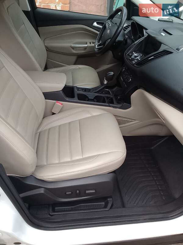 Внедорожник / Кроссовер Ford Escape 2016 в Чернигове