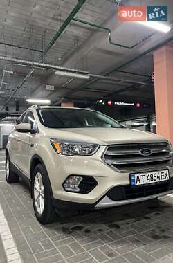 Внедорожник / Кроссовер Ford Escape 2018 в Киеве