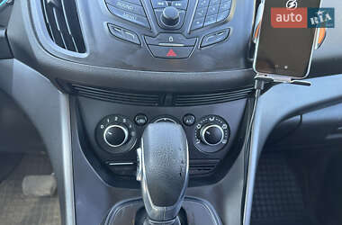 Позашляховик / Кросовер Ford Escape 2014 в 