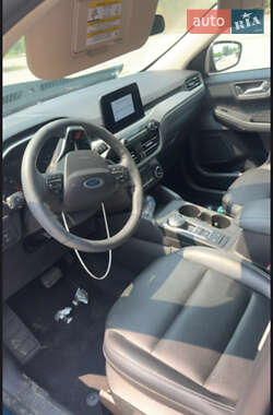 Внедорожник / Кроссовер Ford Escape 2020 в 