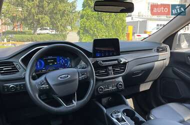Внедорожник / Кроссовер Ford Escape 2020 в 