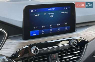 Внедорожник / Кроссовер Ford Escape 2020 в 