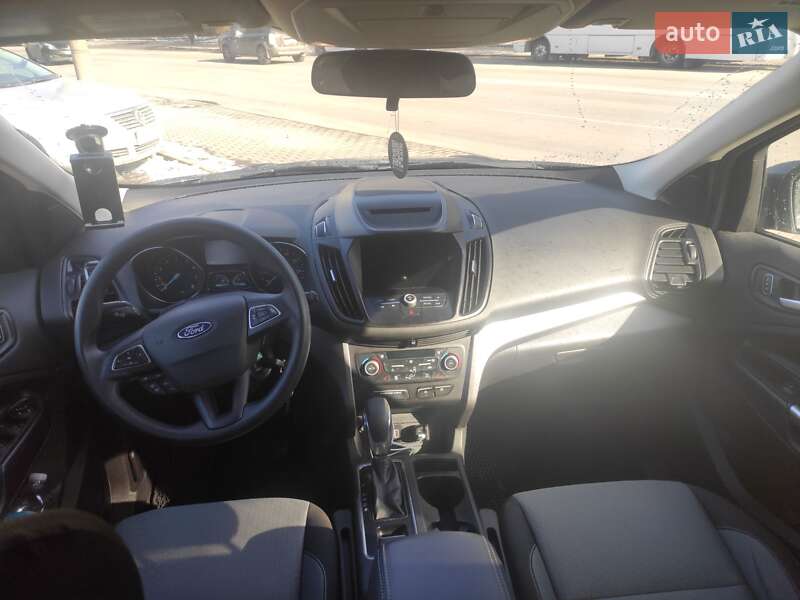 Внедорожник / Кроссовер Ford Escape 2017 в Луцке