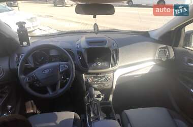 Позашляховик / Кросовер Ford Escape 2017 в 