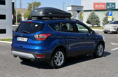 Внедорожник / Кроссовер Ford Escape 2017 в 