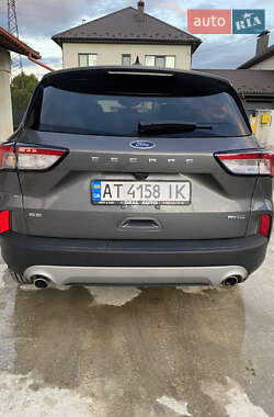 Внедорожник / Кроссовер Ford Escape 2022 в 