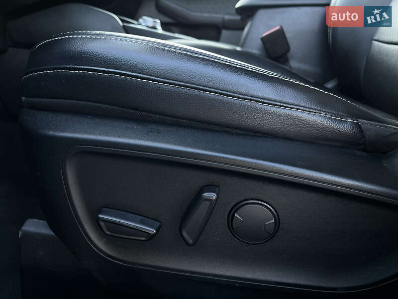 Позашляховик / Кросовер Ford Escape 2019 в Львові