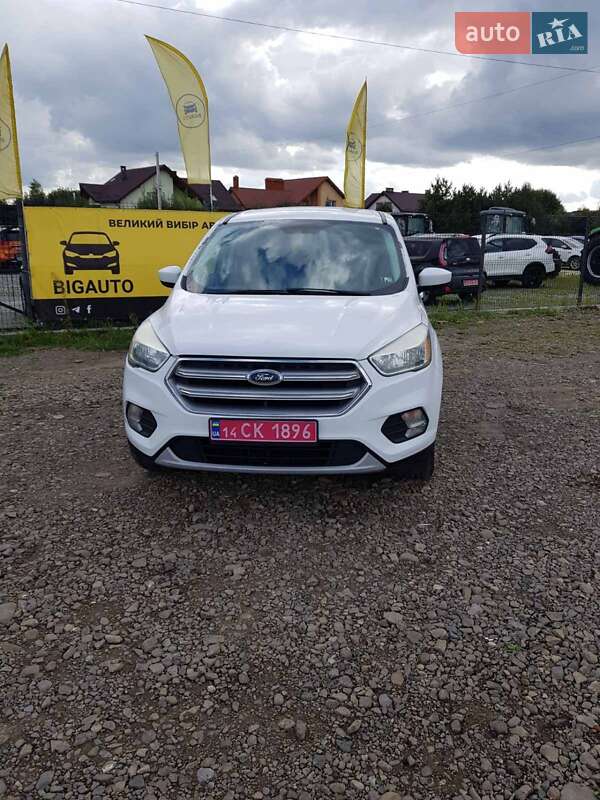 Позашляховик / Кросовер Ford Escape 2017 в Львові