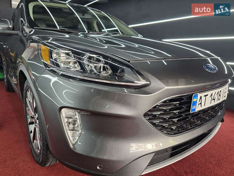 Позашляховик / Кросовер Ford Escape 2019 в Косові