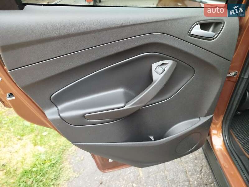 Внедорожник / Кроссовер Ford Escape 2017 в Ахтырке