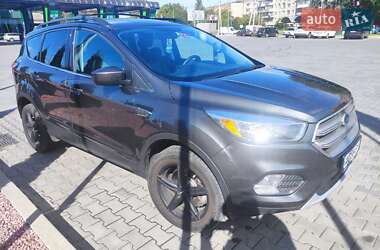 Позашляховик / Кросовер Ford Escape 2017 в 