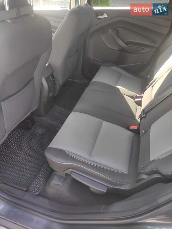 Внедорожник / Кроссовер Ford Escape 2017 в Луцке