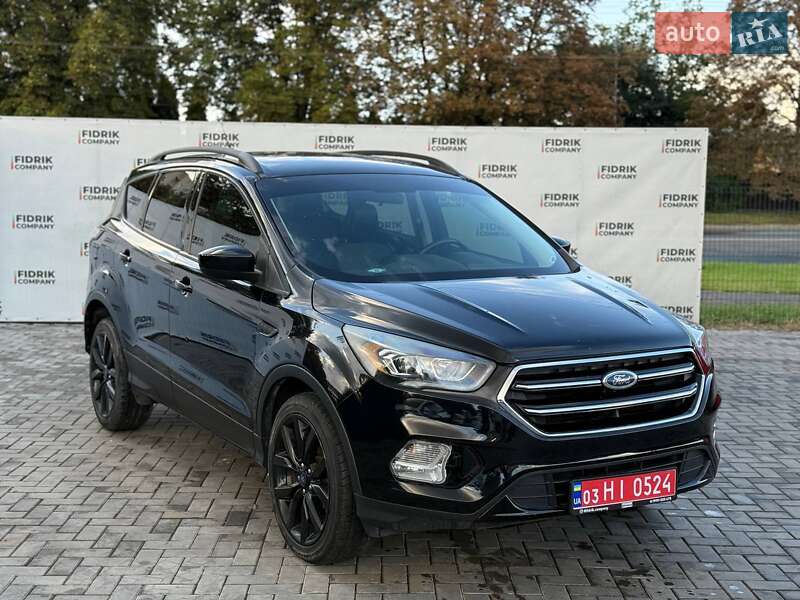 Позашляховик / Кросовер Ford Escape 2018 в 