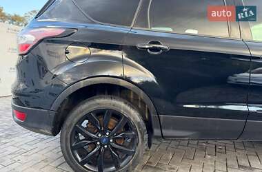 Позашляховик / Кросовер Ford Escape 2018 в 