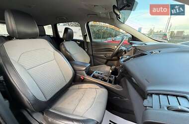 Позашляховик / Кросовер Ford Escape 2018 в 
