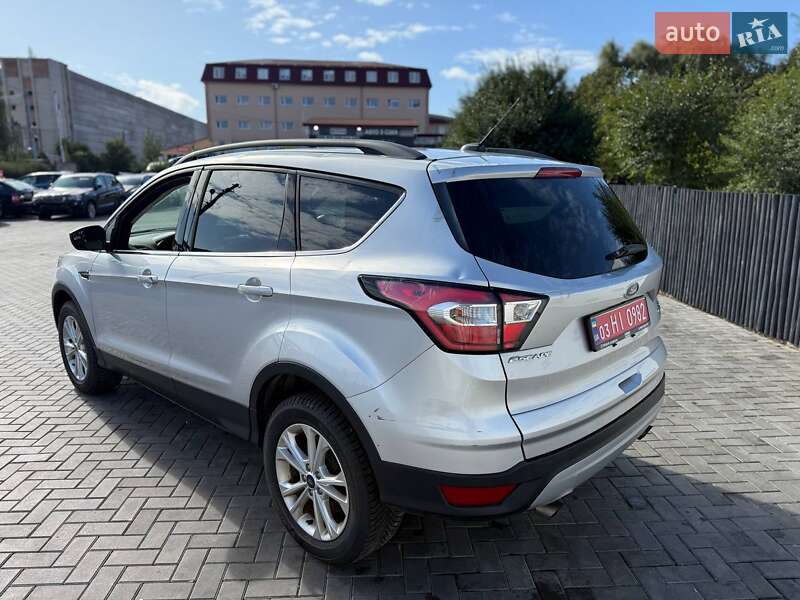 Внедорожник / Кроссовер Ford Escape 2018 в Луцке