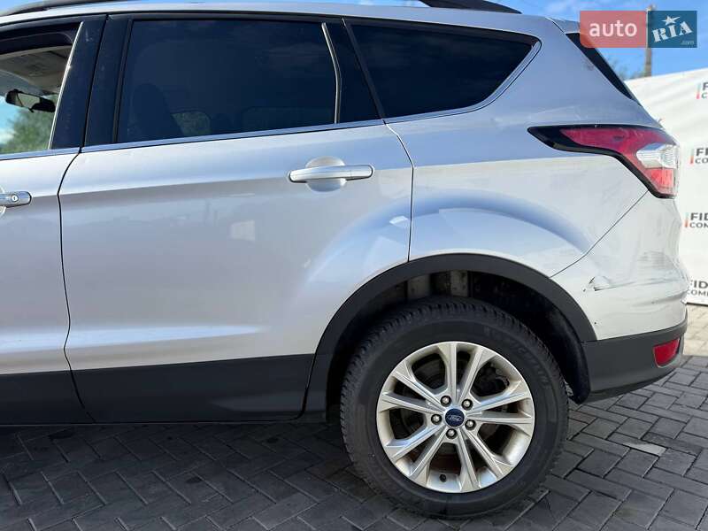 Внедорожник / Кроссовер Ford Escape 2018 в Луцке