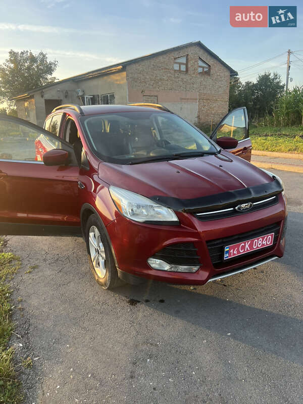 Внедорожник / Кроссовер Ford Escape 2015 в Золочеве