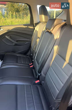 Позашляховик / Кросовер Ford Escape 2015 в Золочеві