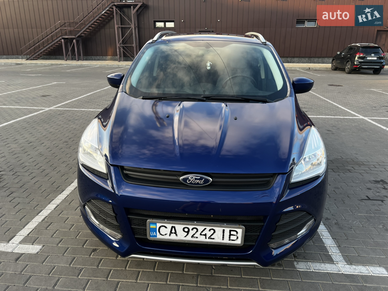 Продаю власний автомобіль. За два роки володіння авто не принесло жодних проблем і ні разу не підвів. Надійний атмосферний двигун 2.5 з газом, коробка звичайний гідротрансформатор , по ходовій не гримить і не стукає, пічка не дує гарячим з лівої сторони.  По Америці невеликий удар спереду.По кузову мінімальні сліди експлуатації. Аргументований торг біля капоту. 
Якщо приїхав, купив без зайвої метушні, то подарунок комплект  всесезонної резини)
Віктор дзвоніть, пишіть.
