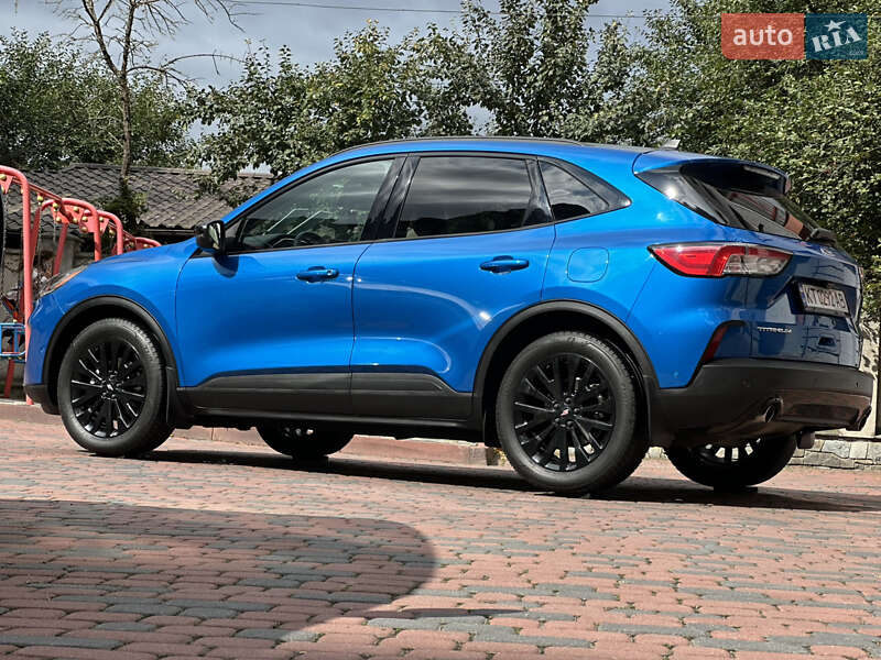 Внедорожник / Кроссовер Ford Escape 2020 в Ивано-Франковске