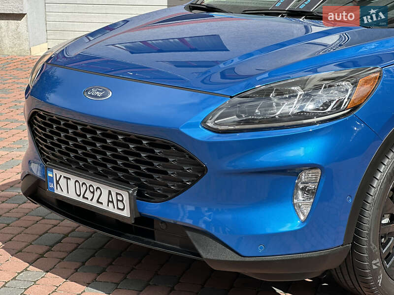 Внедорожник / Кроссовер Ford Escape 2020 в Ивано-Франковске
