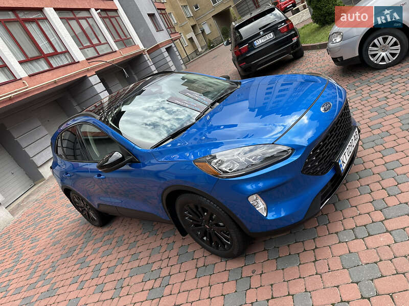 Внедорожник / Кроссовер Ford Escape 2020 в Ивано-Франковске