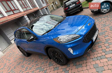 Внедорожник / Кроссовер Ford Escape 2020 в 