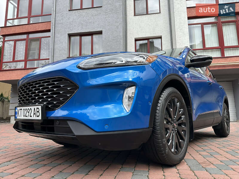 Внедорожник / Кроссовер Ford Escape 2020 в Ивано-Франковске
