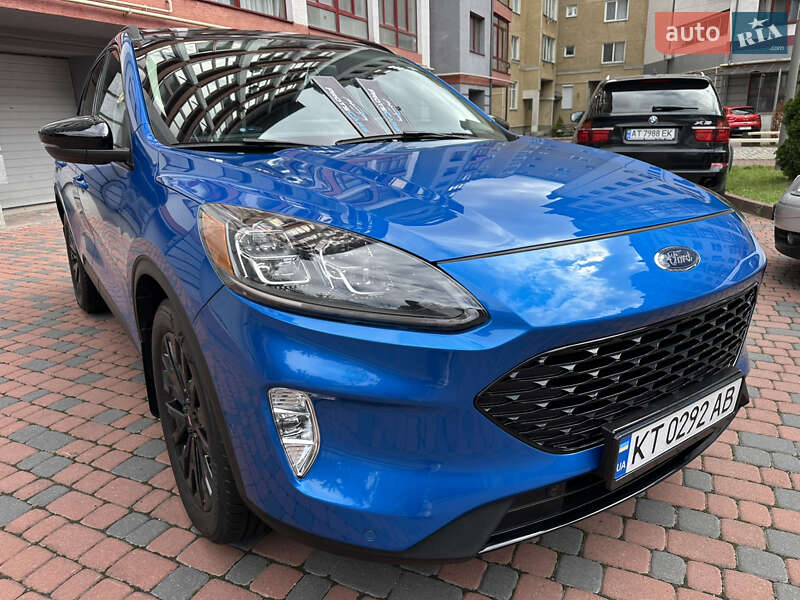 Внедорожник / Кроссовер Ford Escape 2020 в Ивано-Франковске