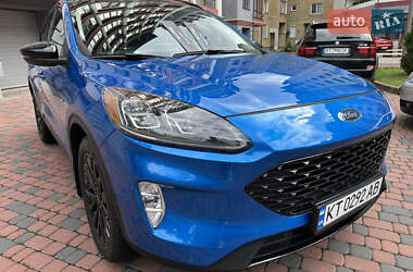 Внедорожник / Кроссовер Ford Escape 2020 в 