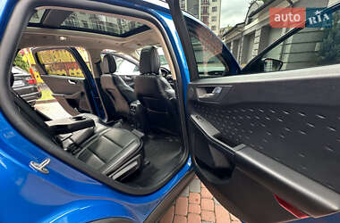 Внедорожник / Кроссовер Ford Escape 2020 в 