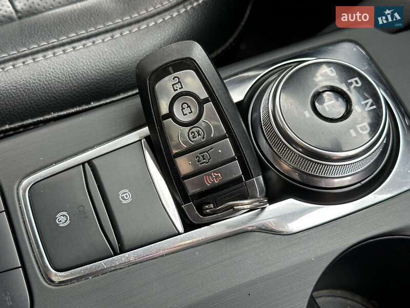 Внедорожник / Кроссовер Ford Escape 2020 в Ивано-Франковске