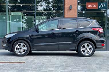 Внедорожник / Кроссовер Ford Escape 2015 в 