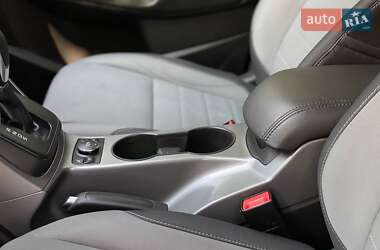 Внедорожник / Кроссовер Ford Escape 2015 в 