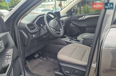 Внедорожник / Кроссовер Ford Escape 2020 в 