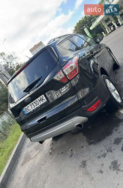 Внедорожник / Кроссовер Ford Escape 2017 в 