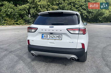Внедорожник / Кроссовер Ford Escape 2020 в 