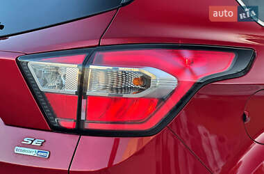 Внедорожник / Кроссовер Ford Escape 2018 в 