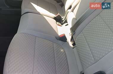Внедорожник / Кроссовер Ford Escape 2020 в 