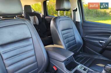 Внедорожник / Кроссовер Ford Escape 2017 в 
